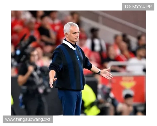 曼联决赛失利数小时后通知员工被解雇引发广泛关注